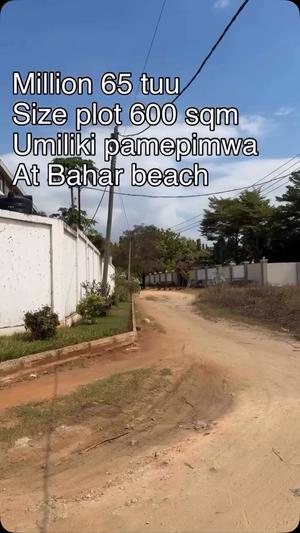 Kiwanja kinauzwa Bahari Beach, Dar Es Salaam (600 sqm) Kiwanja kinauzwa Bahari Beach, Dar Es Salaam (600 sqm)