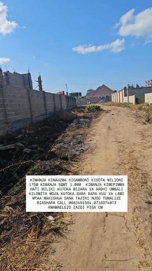 Kiwanja kinauzwa Kigamboni Kisota, Dar Es Salaam (1000 sqm) Kiwanja kinauzwa Kigamboni Kisota, Dar Es Salaam (1000 sqm)