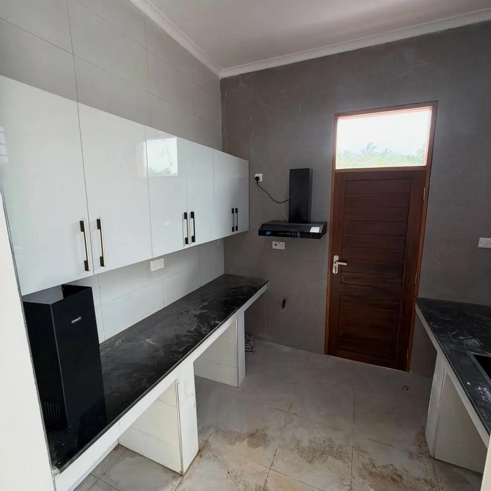 media -1 media -1
