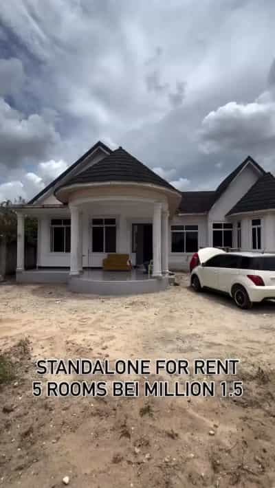 5 Bedrooms House for Rent in Ununio, Dar Es Salaam