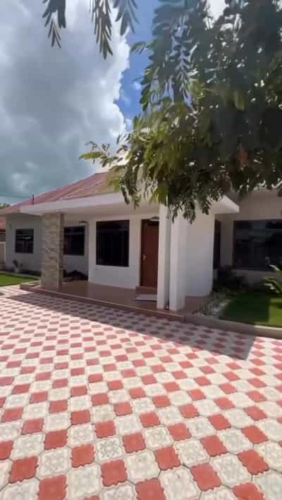 Nyumba inauzwa Mbweni Mpiji, Dar Es Salaam (700 sqm)