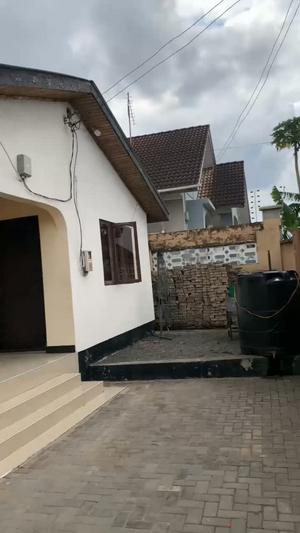 Nyumba ya vyumba vitatu inapangishwa Kijitonyama, Dar Es Salaam Nyumba ya vyumba vitatu inapangishwa Kijitonyama, Dar Es Salaam