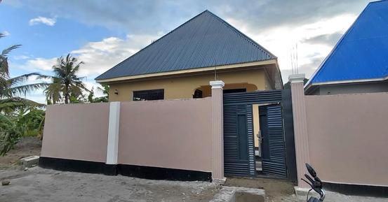 Nyumba ya vyumba vitatu inauzwa Chanika Mjini Centre, Dar Es Salaam (400 sqm) Nyumba ya vyumba vitatu inauzwa Chanika Mjini Centre, Dar Es Salaam (400 sqm)