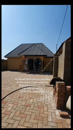 Nyumba ya vyumba viwili inapangishwa Arusha Moshono Laizer Nyumba ya vyumba viwili inapangishwa Arusha Moshono Laizer