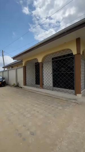 Kiwanja kinauzwa Goba Njia ya Makongo, Dar Es Salaam (600 sqm) Kiwanja kinauzwa Goba Njia ya Makongo, Dar Es Salaam (600 sqm)