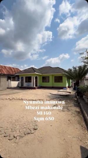 Nyumba ya vyumba vitatu inauzwa Mbezi Beach Makonde, Dar Es Salaam (650 sqm)