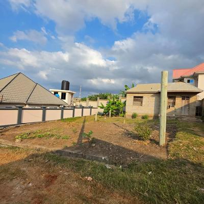 Kiwanja kinauzwa Madale Polisi, Dar Es Salaam (400 sqm) Kiwanja kinauzwa Madale Polisi, Dar Es Salaam (400 sqm)