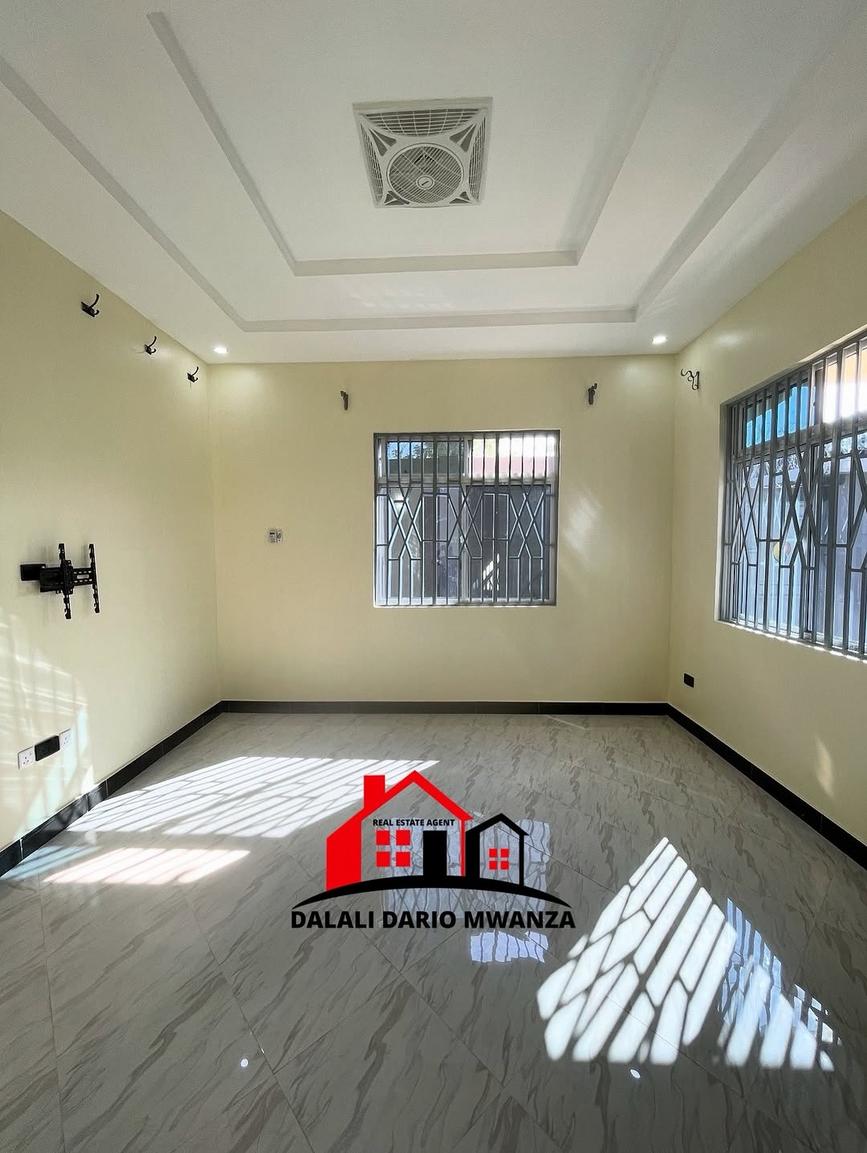 media -4 media -4