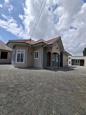 Apartment ya vyumba vitatu inapangishwa Mbezi Mwisho, Dar Es Salaam