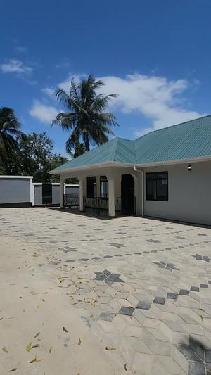 Nyumba ya vyumba vitatu inapangishwa Wazo, Dar Es Salaam Nyumba ya vyumba vitatu inapangishwa Wazo, Dar Es Salaam