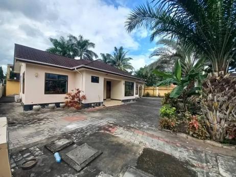 4 Bedrooms House for Rent in Kimara Mwisho, Dar Es Salaam