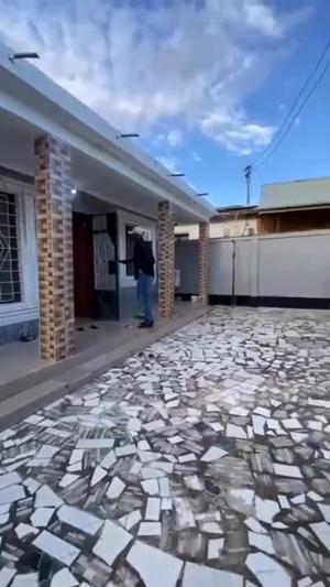 Nyumba ya vyumba vitatu inapangishwa Sinza Kijiweni, Dar Es Salaam Nyumba ya vyumba vitatu inapangishwa Sinza Kijiweni, Dar Es Salaam