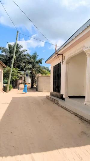 Nyumba ya vyumba vitatu inauzwa Pugu Kinyamwezi, Dar Es Salaam Nyumba ya vyumba vitatu inauzwa Pugu Kinyamwezi, Dar Es Salaam