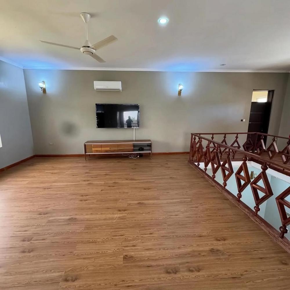 media -4