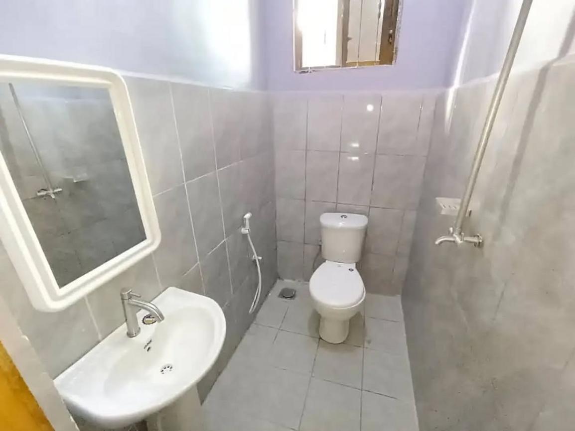 media -8