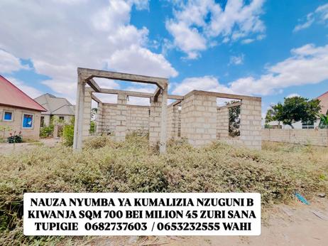 Nyumba ya vyumba vinne inauzwa Nzuguni B (Nzuguni Chuo), Dodoma (700 sqm)