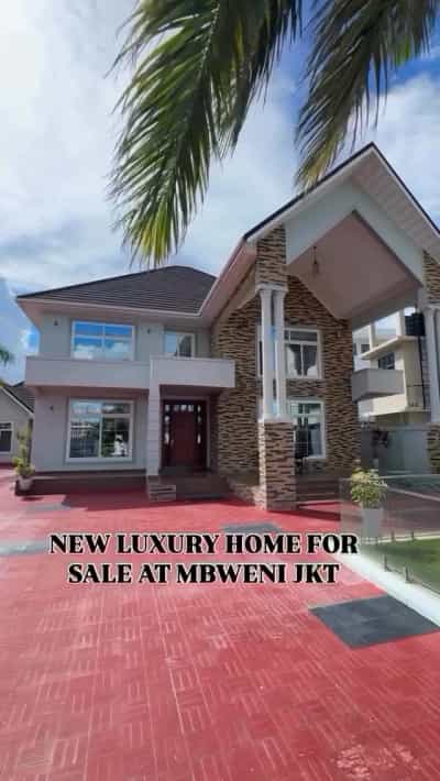 Nyumba (Furnished) ya vyumba vitano inauzwa Mbeweni Jkt, Dar Es Salaam (1300 sqm) Nyumba (Furnished) ya vyumba vitano inauzwa Mbeweni Jkt, Dar Es Salaam (1300 sqm)