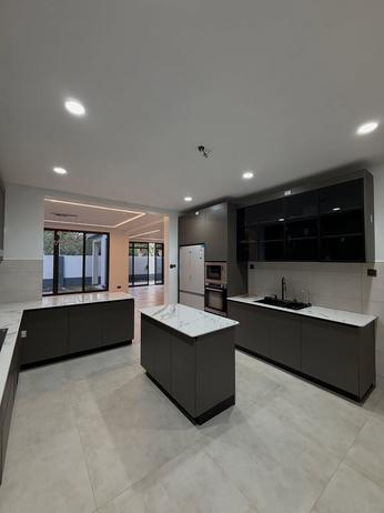 Villa ya vyumba vinne inapangishwa Oysterbay, Dar Es Salaam Villa ya vyumba vinne inapangishwa Oysterbay, Dar Es Salaam