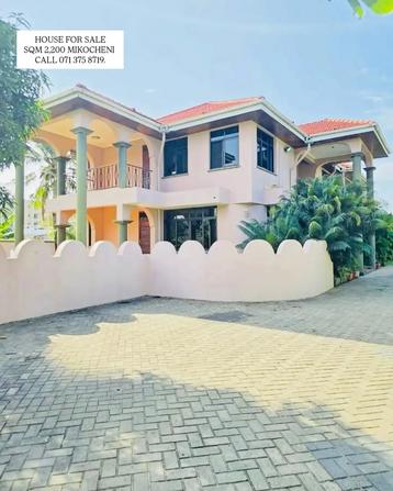 Nyumba ya vyumba 6 inauzwa Mikocheni, Dar Es Salaam (2200 sqm)
