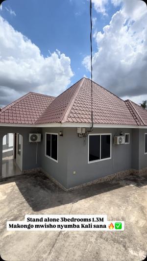 Nyumba ya vyumba vitatu inapangishwa Makongo Mwisho, Dar Es Salaam Nyumba ya vyumba vitatu inapangishwa Makongo Mwisho, Dar Es Salaam