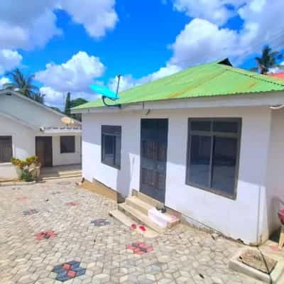 Apartment ya vyumba vitatu inapangishwa Kimara Temboni, Dar Es Salaam Apartment ya vyumba vitatu inapangishwa Kimara Temboni, Dar Es Salaam