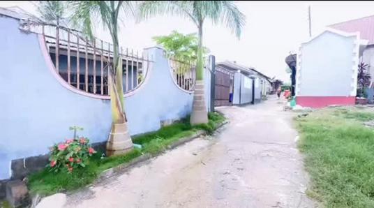 Nyumba ya vyumba vitatu inauzwa Makongo, Dar Es Salaam (300 sqm)