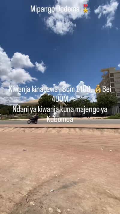 Nyumba ya vyumba vinne inauzwa Majengo Ya Kubomoa Mipango, Dodoma (1400 sqm) Nyumba ya vyumba vinne inauzwa Majengo Ya Kubomoa Mipango, Dodoma (1400 sqm)