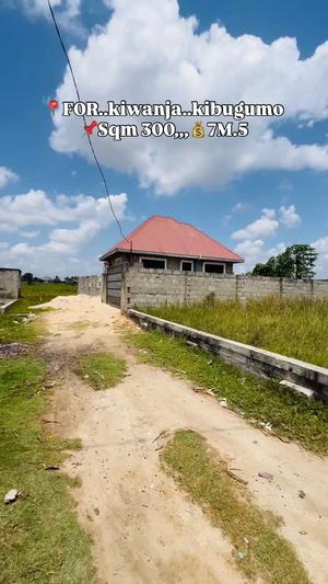 Kiwanja kinauzwa Kigamboni Kibugumo, Dar Es Salaam (300 sqm)