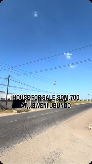Nyumba inauzwa Bweni Ubungo, Dar Es Salaam (700 sqm) Nyumba inauzwa Bweni Ubungo, Dar Es Salaam (700 sqm)