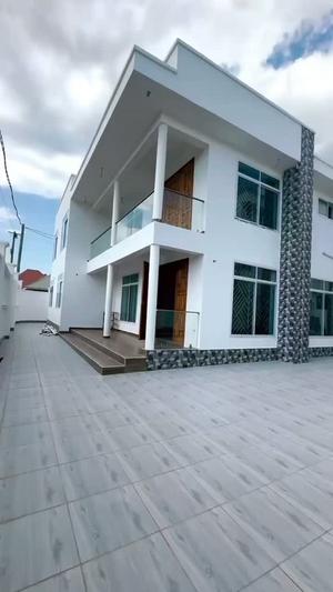 5 Bedrooms House for Rent in Mbezi, Dar Es Salaam