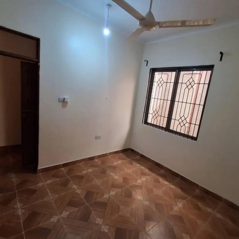 media -8