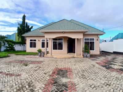 4 Bedrooms House for Rent in Tabata Kinyerezi Kifuru Shule, Dar Es Salaam