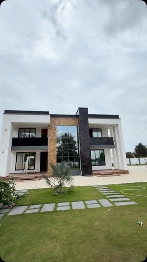 Nyumba ya vyumba vitano inauzwa Mbweni Jkt, Dar Es Salaam (1100 sqm)