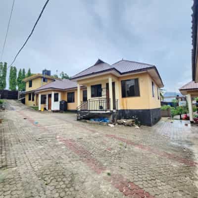 Nyumba/Apartment ya vyumba viwili inapangishwa Kimara, Dar Es Salaam Nyumba/Apartment ya vyumba viwili inapangishwa Kimara, Dar Es Salaam