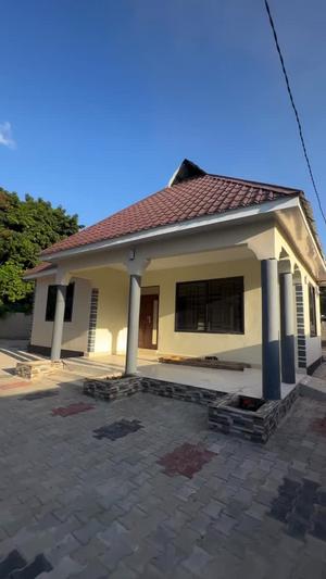 Nyumba ya vyumba vitatu inapangishwa Mbweni Jkt Round About, Dar Es Salaam Nyumba ya vyumba vitatu inapangishwa Mbweni Jkt Round About, Dar Es Salaam