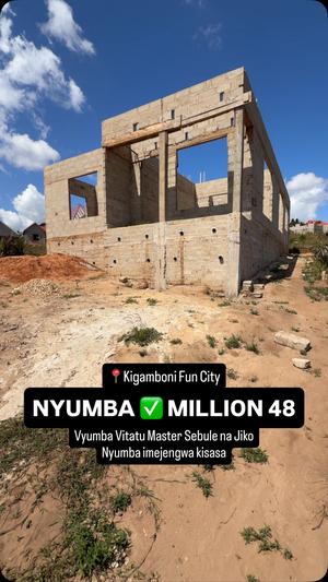 Nyumba ya vyumba vitatu inauzwa Kigamboni, Dar Es Salaam (580 sqm) Nyumba ya vyumba vitatu inauzwa Kigamboni, Dar Es Salaam (580 sqm)