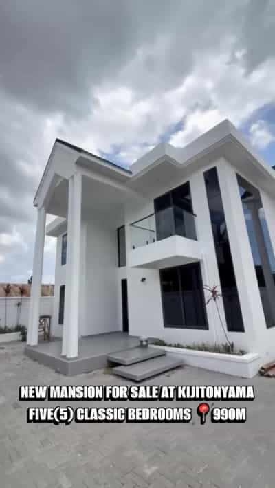 Nyumba ya vyumba vitano inauzwa Kijitonyama, Dar Es Salaam (400 sqm)