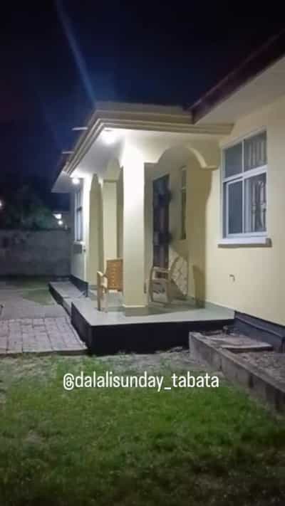 Nyumba ya vyumba vitatu inauzwa TABATA SEGEREA KWA BIBI, Dar Es Salaam (650 sqm)