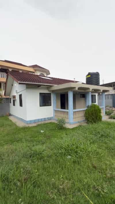 Nyumba ya vyumba vitatu inapangishwa Mbezi Beach Kwazena, Dar Es Salaam