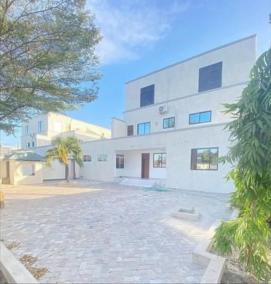 Villa ya vyumba vinne inapangishwa Mikocheni B, Dar Es Salaam Villa ya vyumba vinne inapangishwa Mikocheni B, Dar Es Salaam