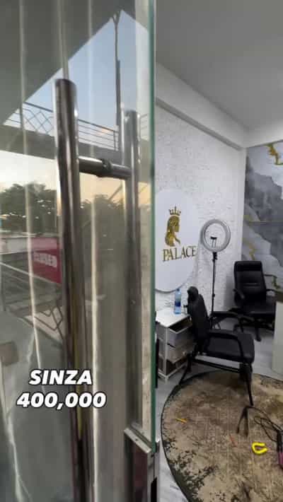 Duka linapangishwa Sinza, Dar Es Salaam