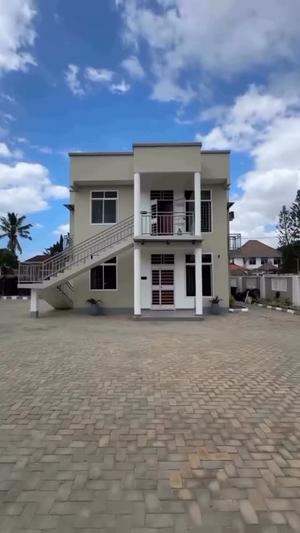 Apartment ya vyumba viwili inapangishwa Ununio Beach, Dar Es Salaam Apartment ya vyumba viwili inapangishwa Ununio Beach, Dar Es Salaam