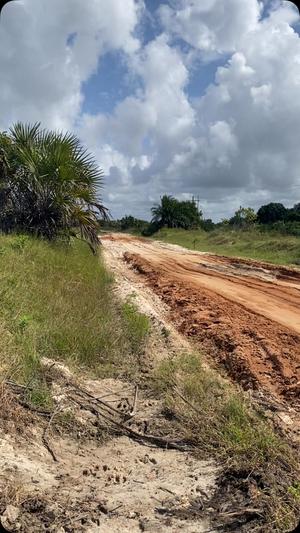 Kiwanja kinauzwa Kigamboni Muhimbili 2, Dar Es Salaam acre 5