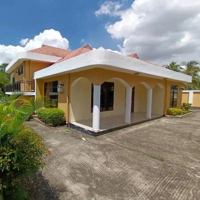Nyumba ya vyumba 6 inauzwa Mbezi Kwa Msuguri, Dar Es Salaam (1000 sqm) Nyumba ya vyumba 6 inauzwa Mbezi Kwa Msuguri, Dar Es Salaam (1000 sqm)