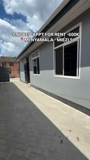 Apartment ya chumba kimoja inapangishwa Mwananyamala, Dar Es Salaam Apartment ya chumba kimoja inapangishwa Mwananyamala, Dar Es Salaam