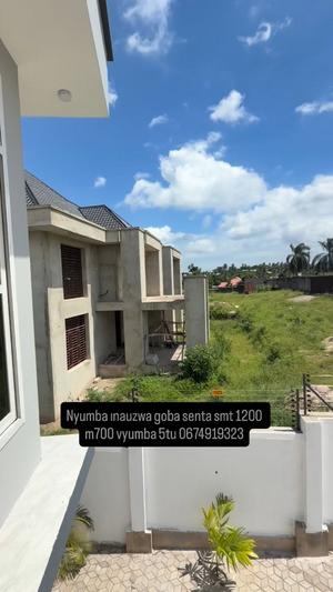 Nyumba ya vyumba vitano inauzwa Goba Senta, Dar Es Salaam (1200 sqm)