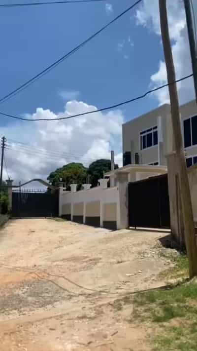 Kiwanja kinauzwa Makongo, Dar Es Salaam