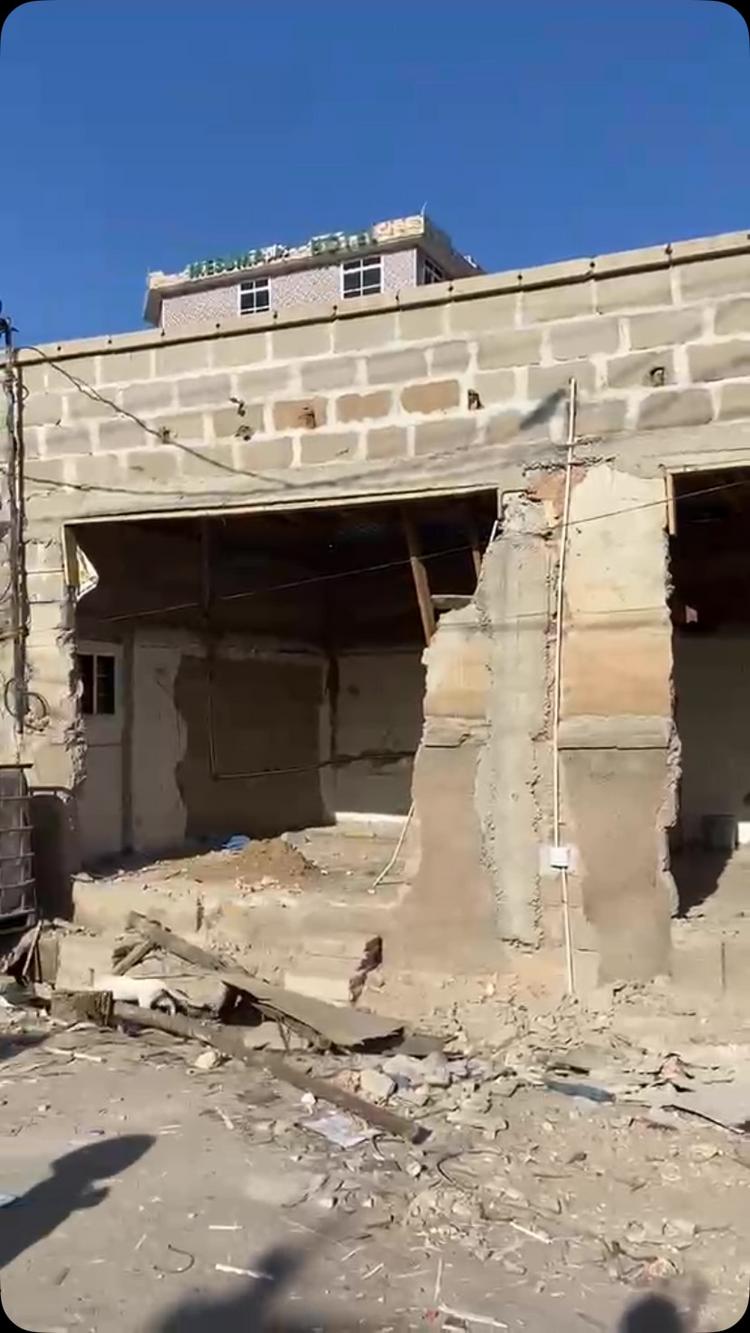 media -1 media -1