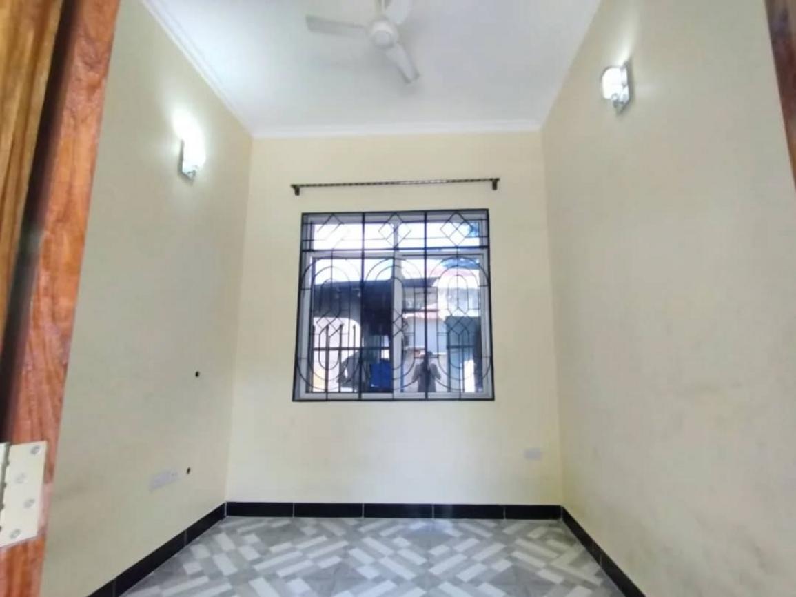 media -8