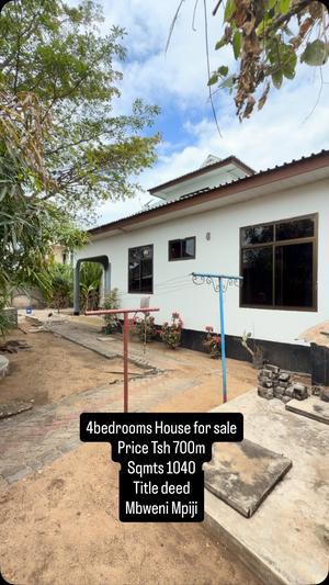 Nyumba ya vyumba vinne inauzwa Mbweni Mpiji, Dar Es Salaam (1040 sqm) Nyumba ya vyumba vinne inauzwa Mbweni Mpiji, Dar Es Salaam (1040 sqm)